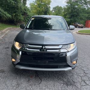 2017 Mitsubishi OUTLANDER SE — миниатюра 14