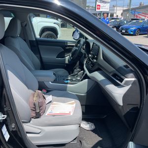 صورة مصغرة 32 لـ 2022 Toyota HIGHLANDER L