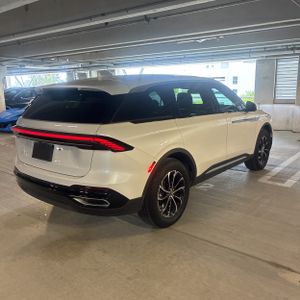 صورة 8 لـ 2025 Lincoln NAUTILUS HYBRID PREMIERE