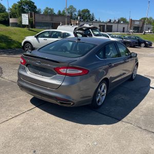 FORD FUSION SE - 8