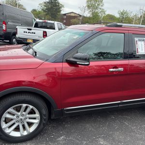 FORD EXPLORER XLT - 2