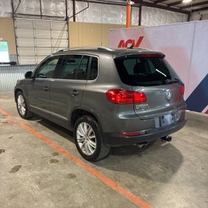 VOLKSWAGEN TIGUAN 2.0T S - 3