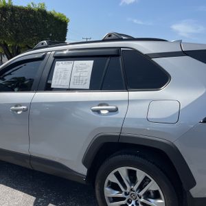 صورة 6 لـ 2024 Toyota RAV4 XLE PREMIUM