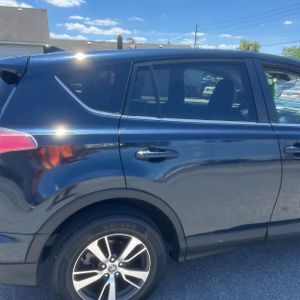 صورة 9 لـ 2018 Toyota RAV4 XLE