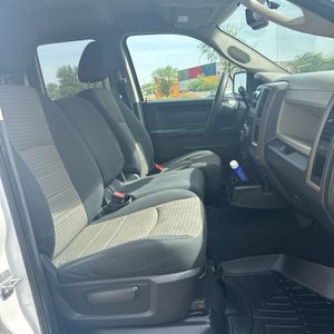 صورة 33 لـ 2012 RAM 1500 EXPRESS