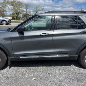 FORD EXPLORER ACTIVE - 4