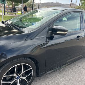 FORD FOCUS SE - 2