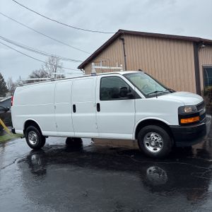 CHEVROLET EXPRESS 2500 - 10