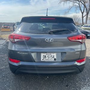 HYUNDAI TUCSON SE - 7