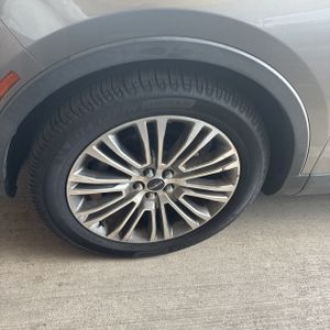 2017 Lincoln MKX RESERVE thumbnail 15