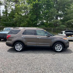 FORD EXPLORER XLT - 10
