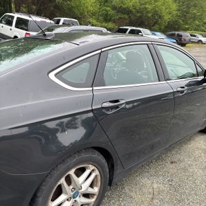 FORD FUSION SE - 8