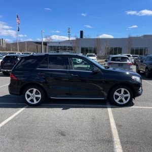 MERCEDES-BENZ GLE - 10