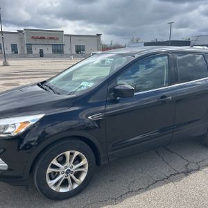 FORD ESCAPE SE - 2