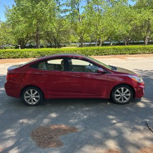 HYUNDAI ACCENT GLS - 10