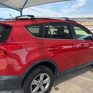 صورة 9 لـ 2014 Toyota RAV4 XLE