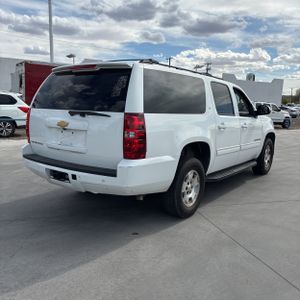 CHEVROLET SUBURBAN LT - 8