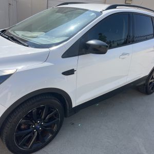 FORD ESCAPE SE - 2