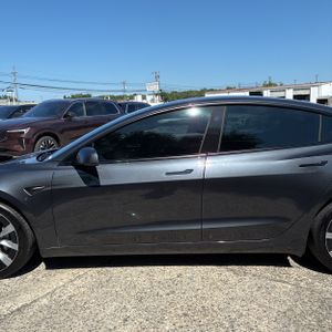 صورة 4 لـ 2025 Tesla MODEL 3 LONG RANGE