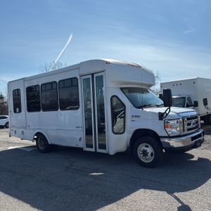 FORD E-350 CUTAWAY - 10