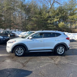 HYUNDAI TUCSON SEL PLUS - 2