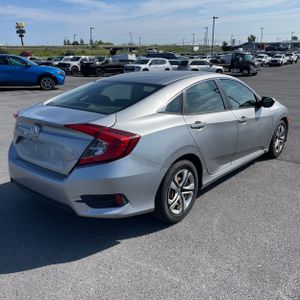2016 Honda CIVIC LX — фото 8