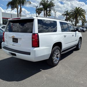 CHEVROLET SUBURBAN LT - 8