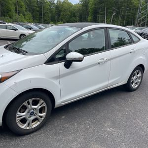 FORD FIESTA SE - 4