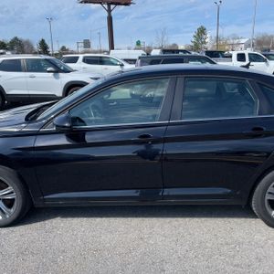 VOLKSWAGEN JETTA SE - 4