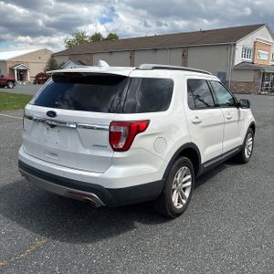 FORD EXPLORER XLT - 7