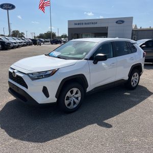 صورة 1 لـ 2024 Toyota RAV4 LE