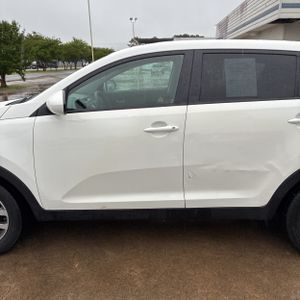 KIA SPORTAGE LX - 4