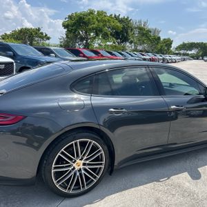 صورة 9 لـ 2020 Porsche PANAMERA 4