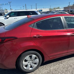 HYUNDAI ELANTRA SE - 8