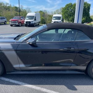 FORD MUSTANG V6 - 4