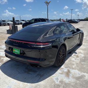 PORSCHE PANAMERA 4 - 8