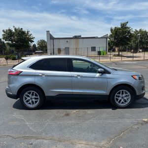 FORD EDGE SEL - 10