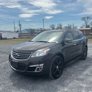 CHEVROLET TRAVERSE LT - 1