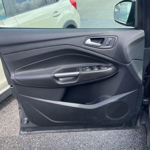 صورة مصغرة 71 لـ 2014 FORD ESCAPE SE
