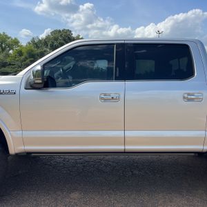 صورة 4 لـ 2019 FORD F-150 PLATINUM