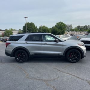 FORD EXPLORER ST - 10