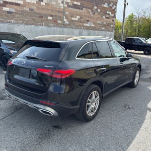 MERCEDES-BENZ GLC - 7