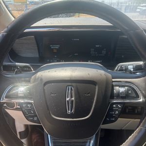 2019 Lincoln NAVIGATOR L BLACK LABEL — миниатюра 40