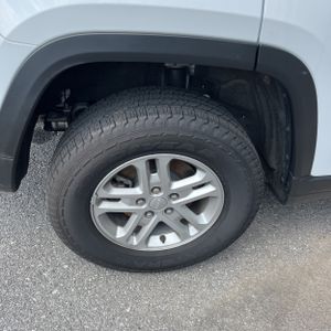 2024 JEEP GRAND CHEROKEE LAREDO 照片 19