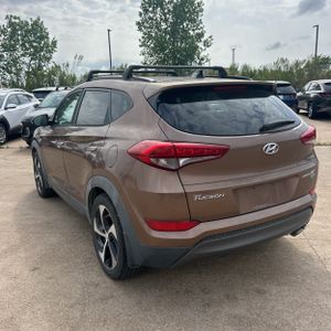 HYUNDAI TUCSON LIMITED - 5