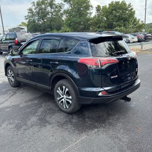 2018 Toyota RAV4 LE 照片 5