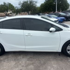 2016 KIA FORTE LX thumbnail 11