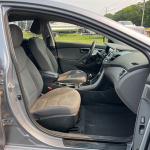 صورة مصغرة 32 لـ 2016 Hyundai ELANTRA SE