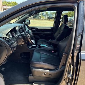 2019 Dodge GRAND CARAVAN GT — миниатюра 32