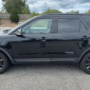 FORD EXPLORER XLT - 4